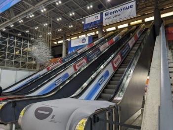Picture of Escalator Clings 